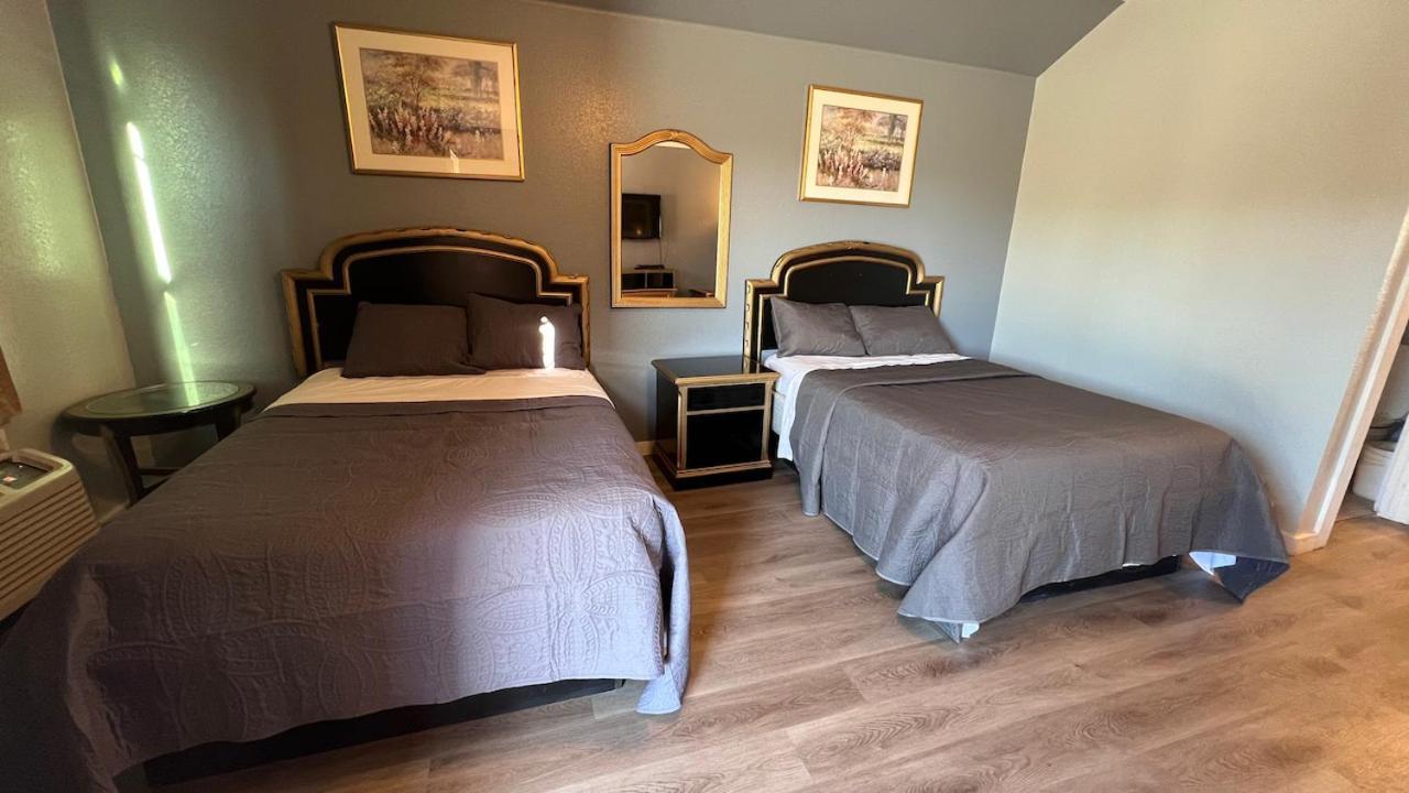 Texas Lodge Kenedy Bagian luar foto