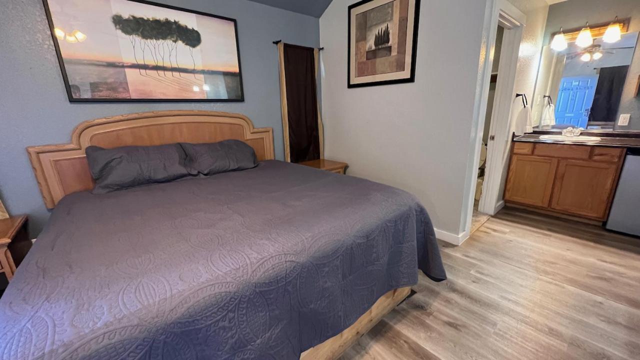Texas Lodge Kenedy Bagian luar foto